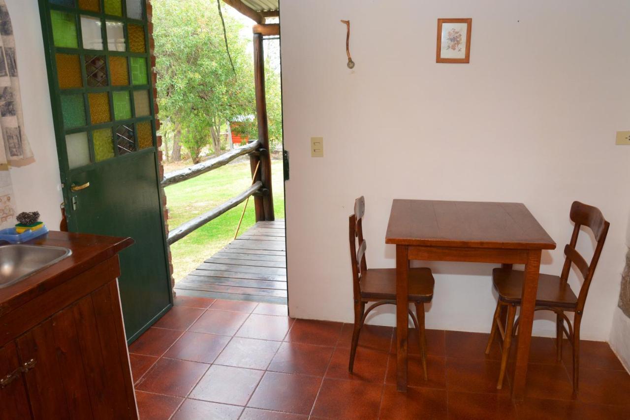 La Toma Complejo De Montana - Cabanas Y Habitaciones En Hosteria Мина Клаверо Екстериор снимка