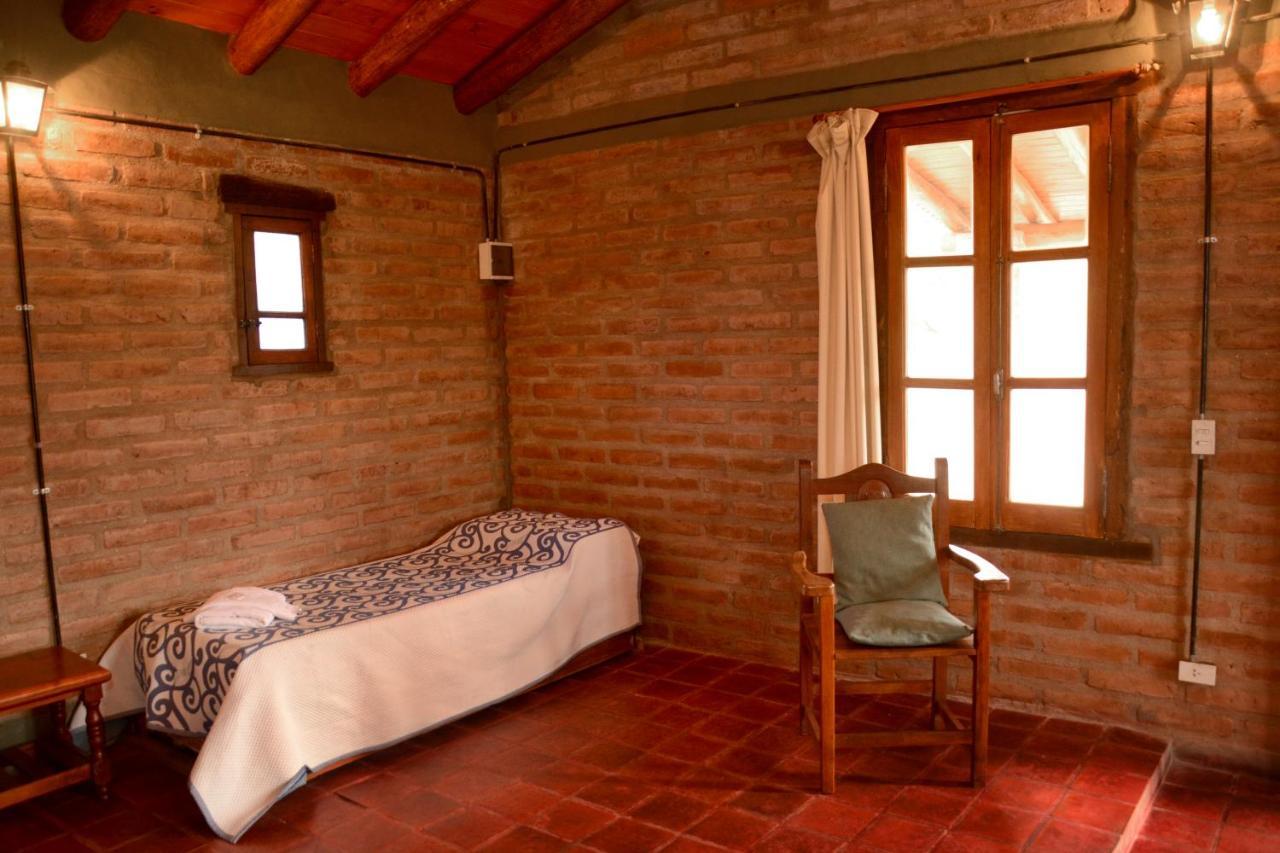 La Toma Complejo De Montana - Cabanas Y Habitaciones En Hosteria Мина Клаверо Екстериор снимка