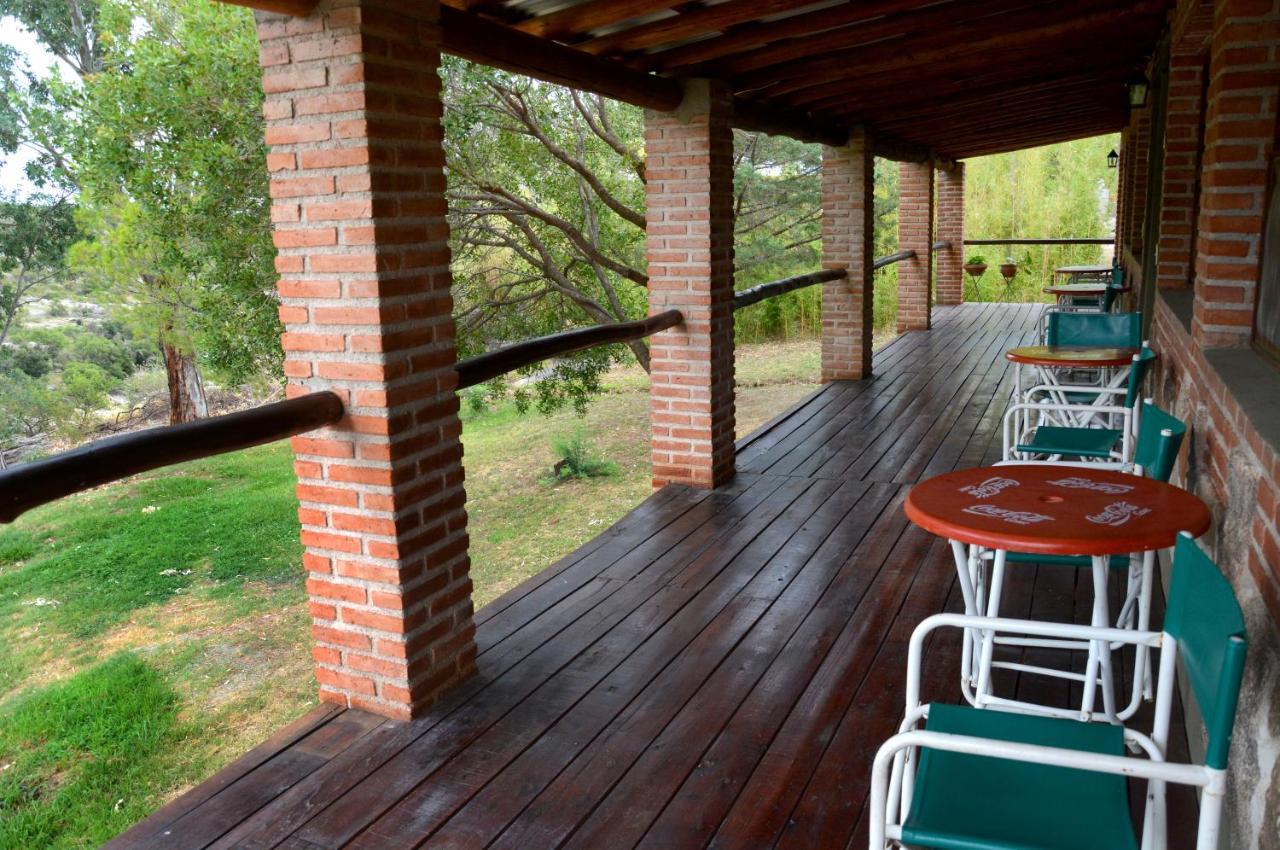 La Toma Complejo De Montana - Cabanas Y Habitaciones En Hosteria Мина Клаверо Екстериор снимка