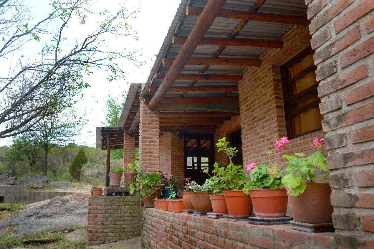 La Toma Complejo De Montana - Cabanas Y Habitaciones En Hosteria Мина Клаверо Екстериор снимка