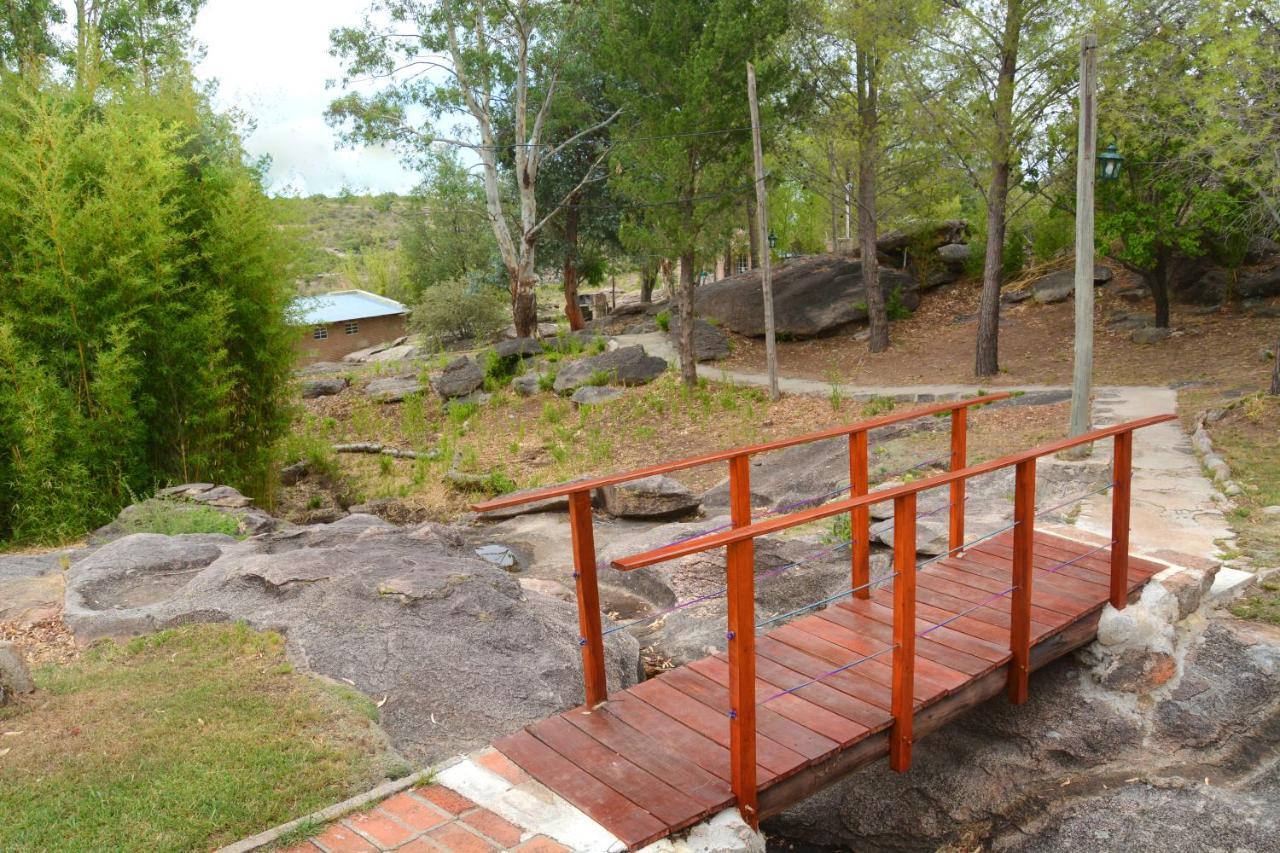 La Toma Complejo De Montana - Cabanas Y Habitaciones En Hosteria Мина Клаверо Екстериор снимка